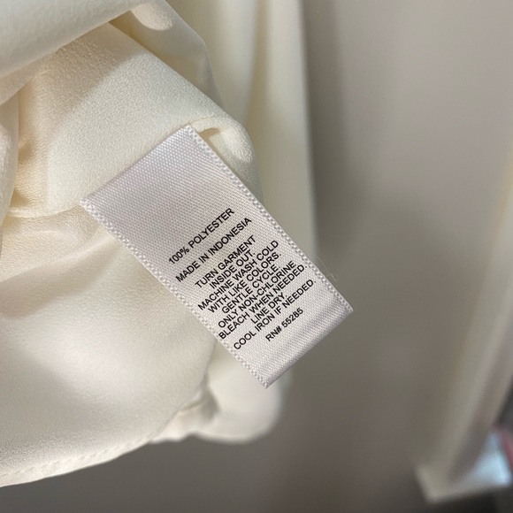 EXPRESS white camisole front pleats and brass buttons - Picture 4 of 6